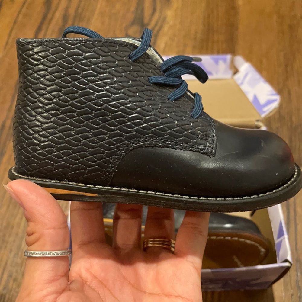 Josmo Walking shoes New never worn.